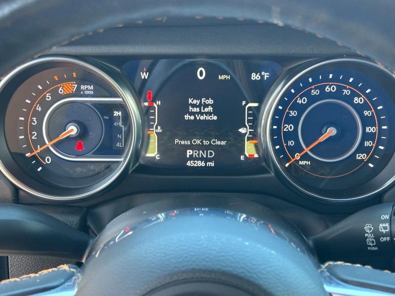 Jeep Wrangler Vehicle Full-screen Gallery Image 19