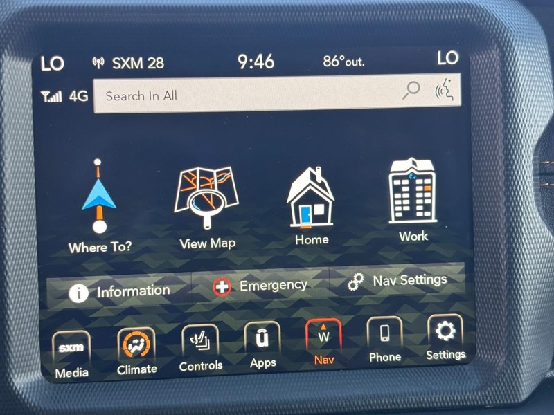 Jeep Wrangler Vehicle Full-screen Gallery Image 20