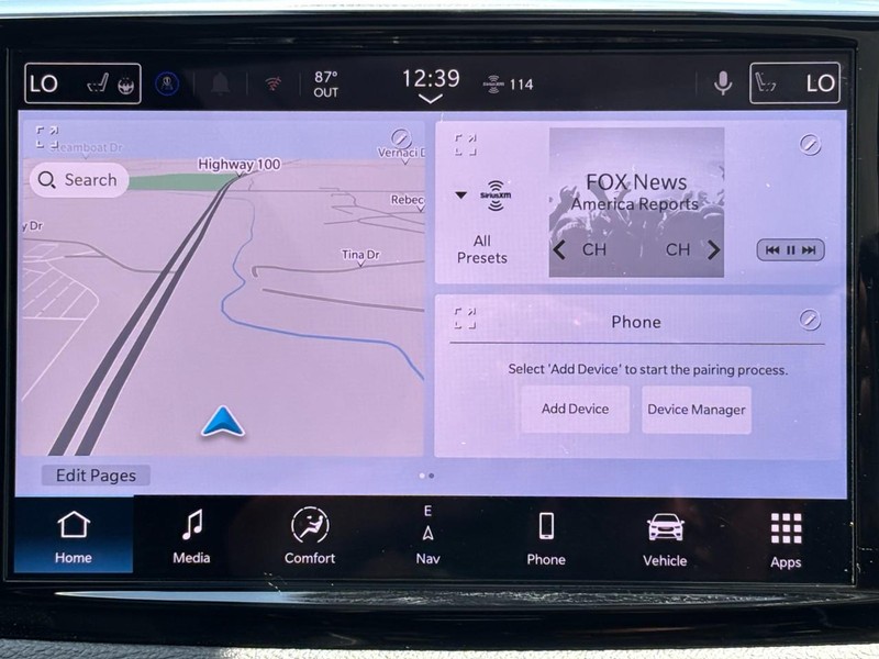 Chrysler Pacifica Vehicle Full-screen Gallery Image 09