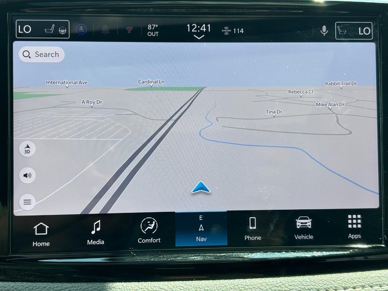 Chrysler Pacifica Vehicle Full-screen Gallery Image 18
