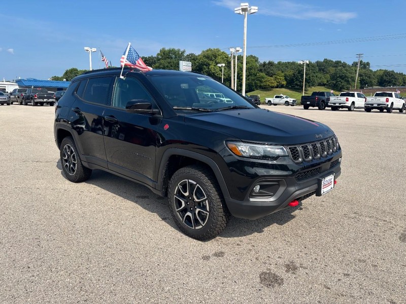 Jeep Compass Vehicle Full-screen Gallery Image 02