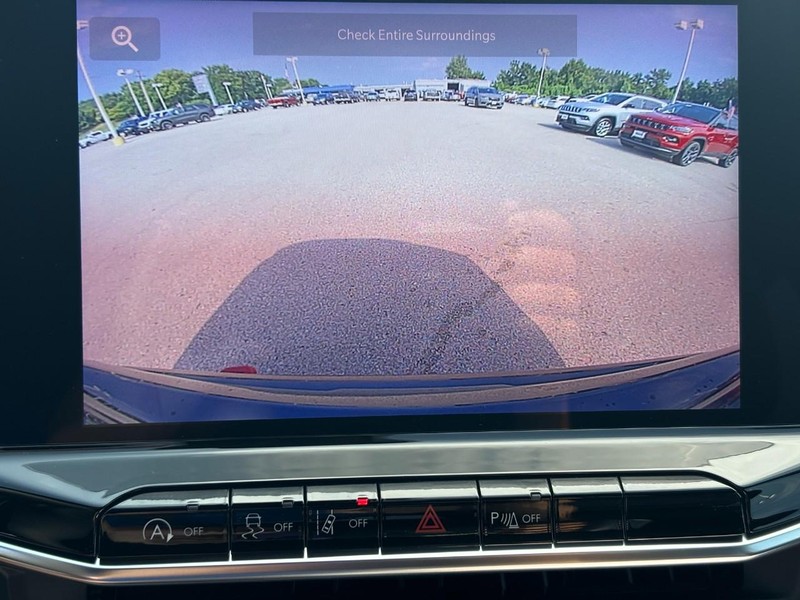 Jeep Compass Vehicle Full-screen Gallery Image 16