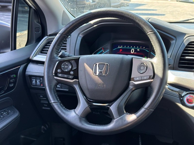 Honda Odyssey Vehicle Full-screen Gallery Image 13