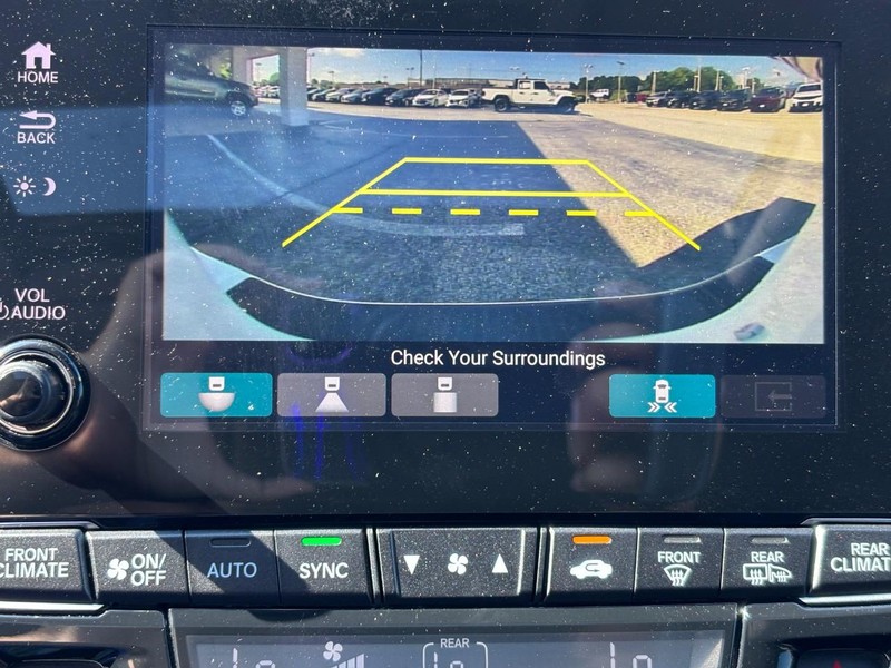 Honda Odyssey Vehicle Full-screen Gallery Image 22