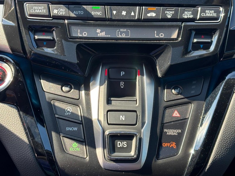 Honda Odyssey Vehicle Full-screen Gallery Image 24