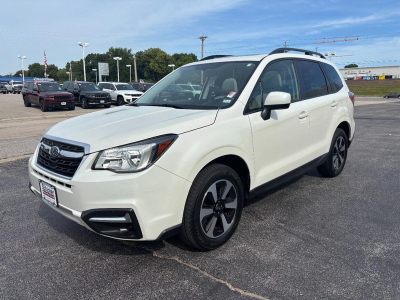 Subaru Forester Vehicle Full-screen Gallery Image 08