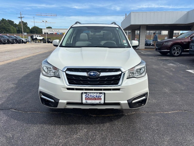 Subaru Forester Vehicle Full-screen Gallery Image 09