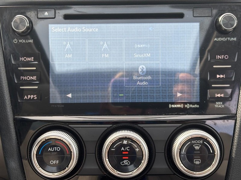 Subaru Forester Vehicle Full-screen Gallery Image 14