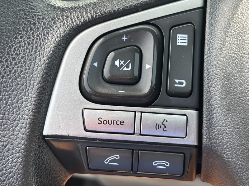 Subaru Forester Vehicle Full-screen Gallery Image 17