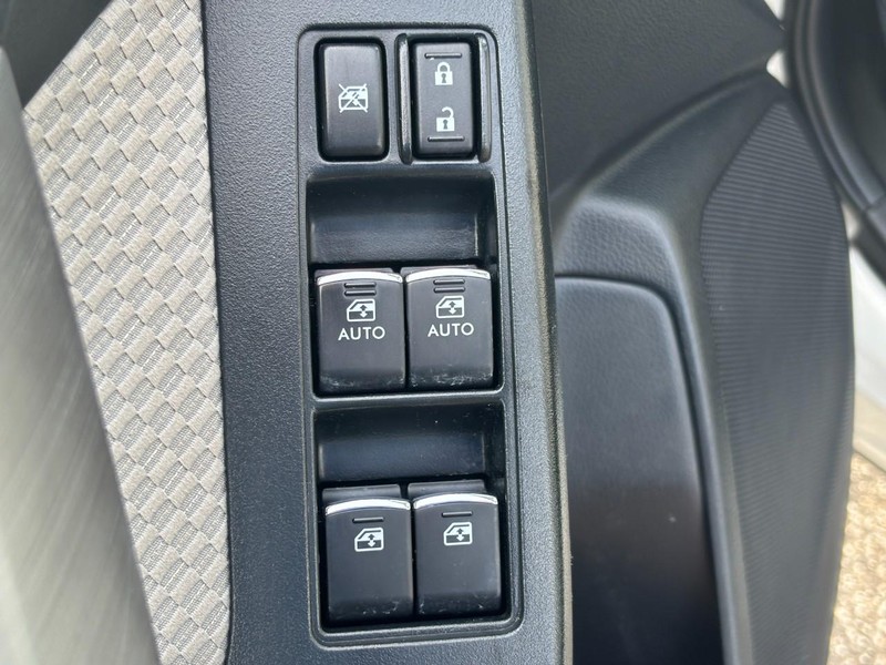 Subaru Forester Vehicle Full-screen Gallery Image 23