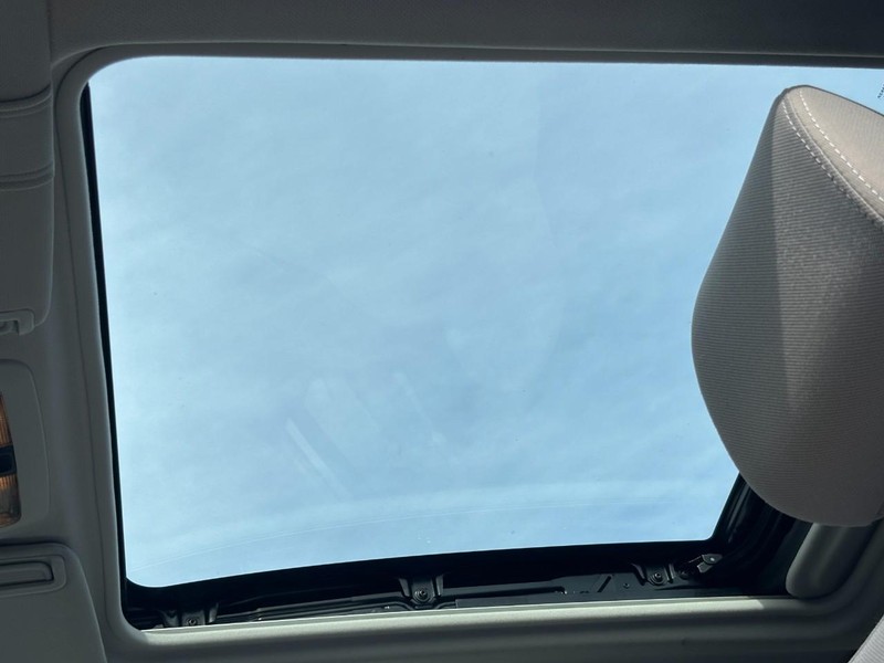 Subaru Forester Vehicle Full-screen Gallery Image 25