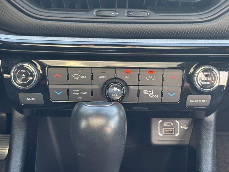 Jeep Compass Vehicle Full-screen Gallery Image 14