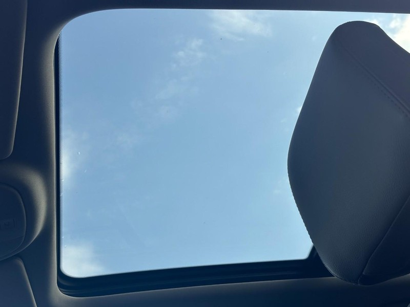 Jeep Compass Vehicle Full-screen Gallery Image 26