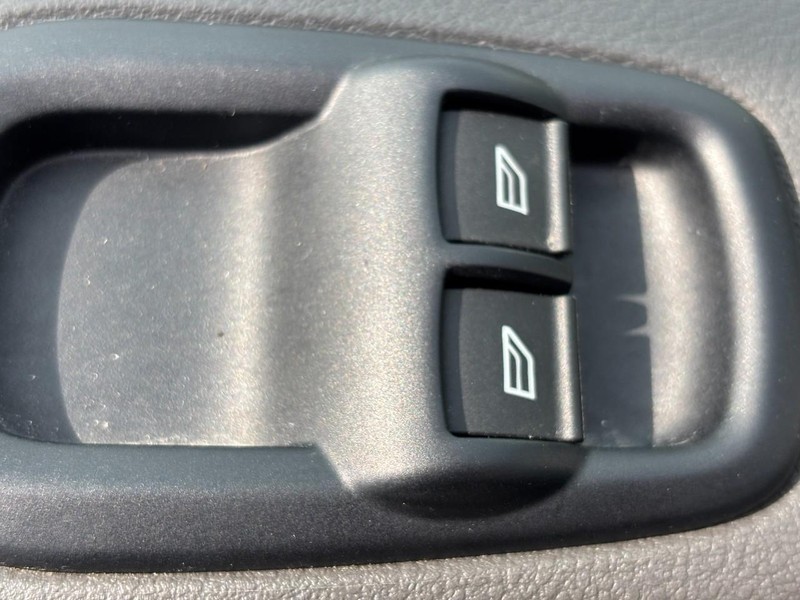 Ford Transit Cargo Van Vehicle Full-screen Gallery Image 18