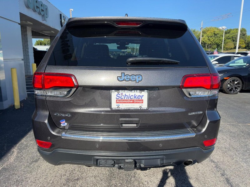 Jeep Grand Cherokee Vehicle Full-screen Gallery Image 05