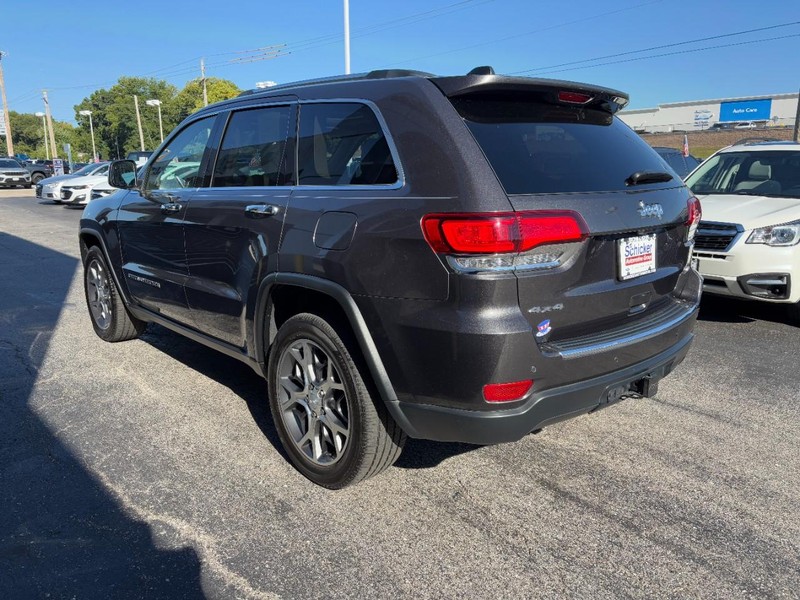 Jeep Grand Cherokee Vehicle Full-screen Gallery Image 06