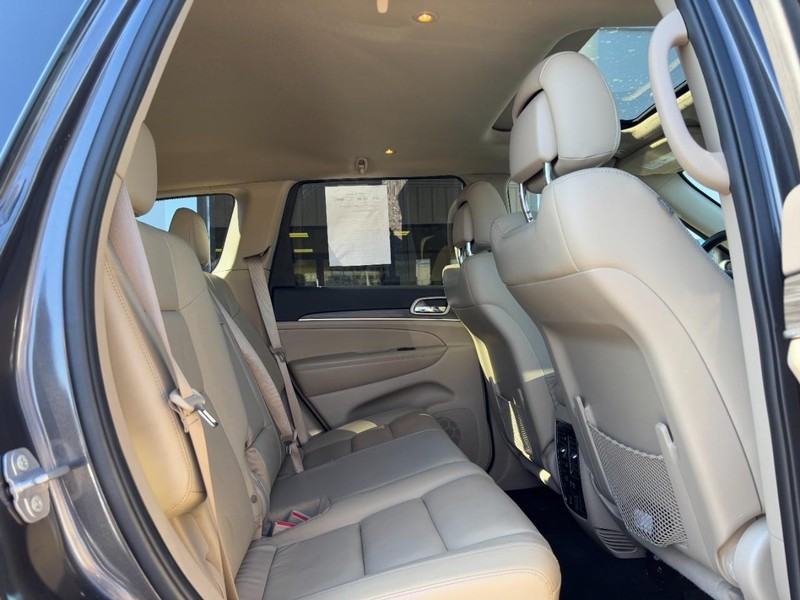 Jeep Grand Cherokee Vehicle Full-screen Gallery Image 10