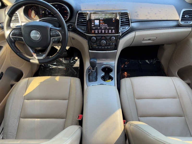 Jeep Grand Cherokee Vehicle Full-screen Gallery Image 11
