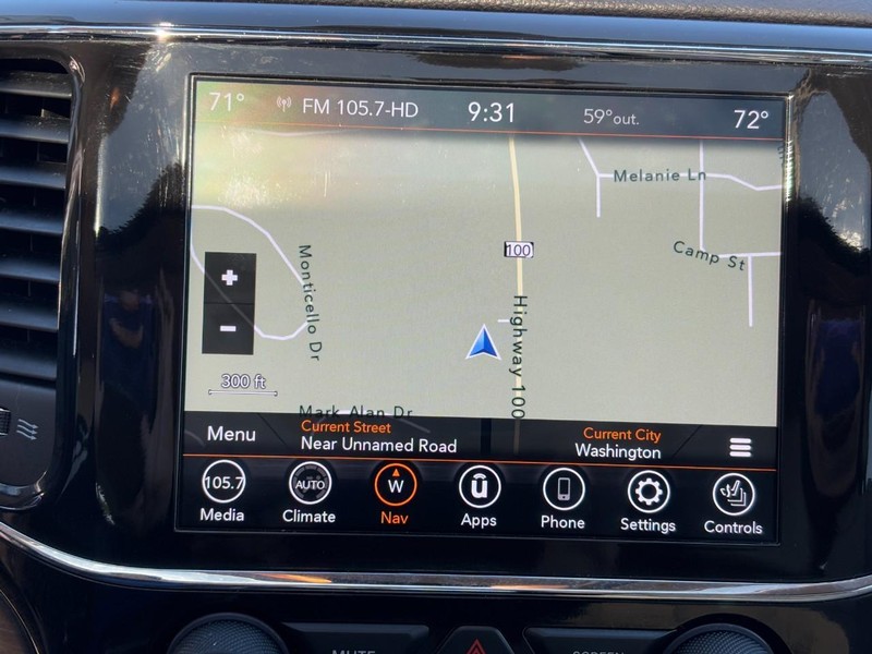 Jeep Grand Cherokee Vehicle Full-screen Gallery Image 22