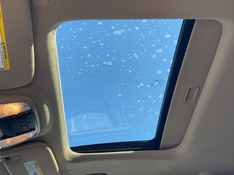 Jeep Grand Cherokee Vehicle Full-screen Gallery Image 27