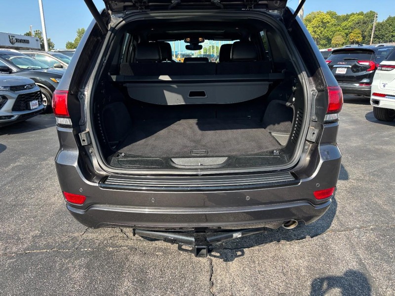 Jeep Grand Cherokee Vehicle Full-screen Gallery Image 04