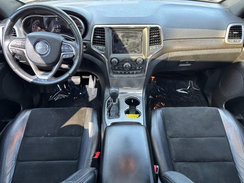 Jeep Grand Cherokee Vehicle Full-screen Gallery Image 11