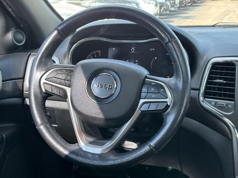 Jeep Grand Cherokee Vehicle Full-screen Gallery Image 12