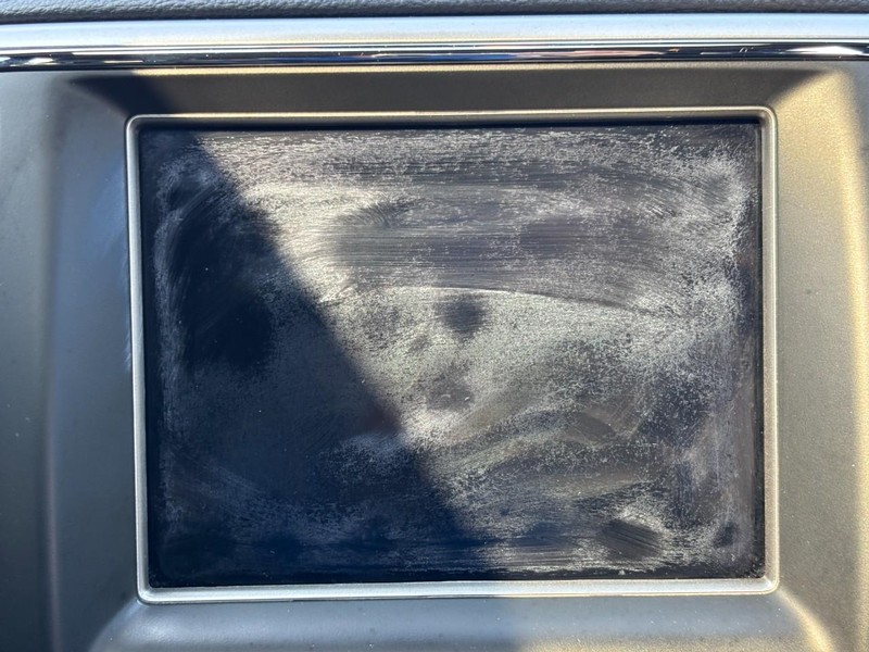 Jeep Grand Cherokee Vehicle Full-screen Gallery Image 13