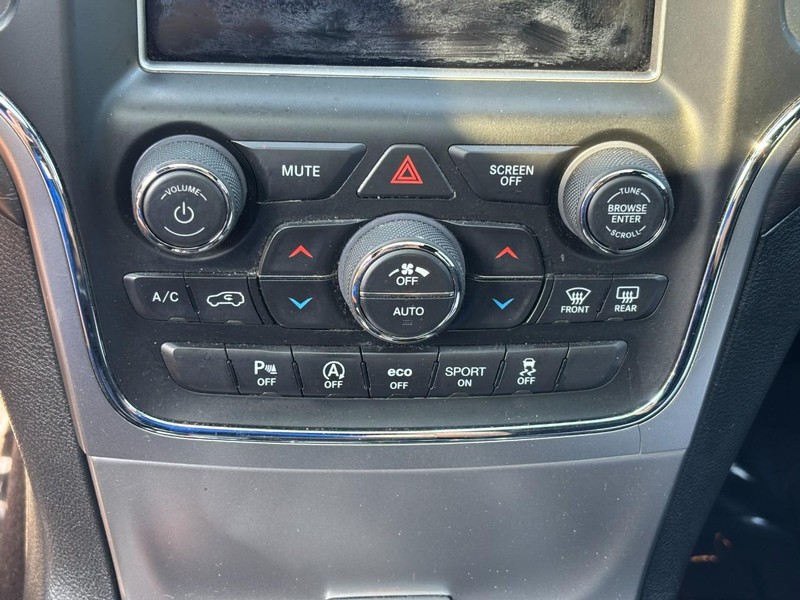 Jeep Grand Cherokee Vehicle Full-screen Gallery Image 23