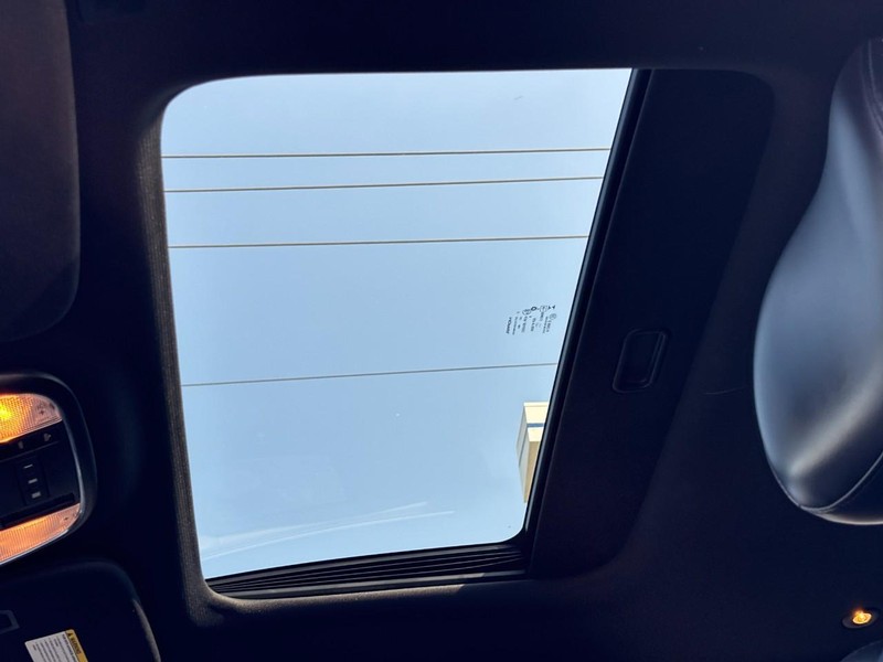 Jeep Grand Cherokee Vehicle Full-screen Gallery Image 26