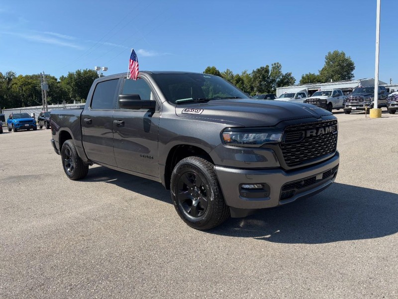 Ram 1500 Vehicle Full-screen Gallery Image 02