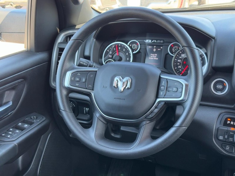 Ram 1500 Vehicle Full-screen Gallery Image 07