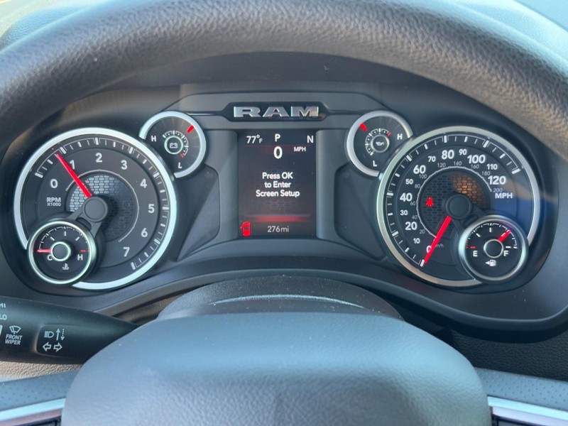 Ram 1500 Vehicle Full-screen Gallery Image 14