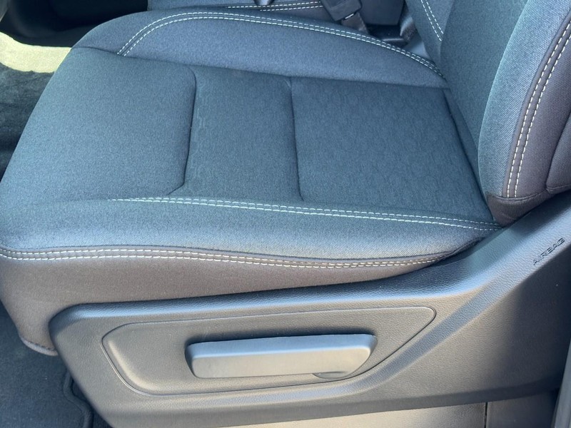 Ram 1500 Vehicle Full-screen Gallery Image 19