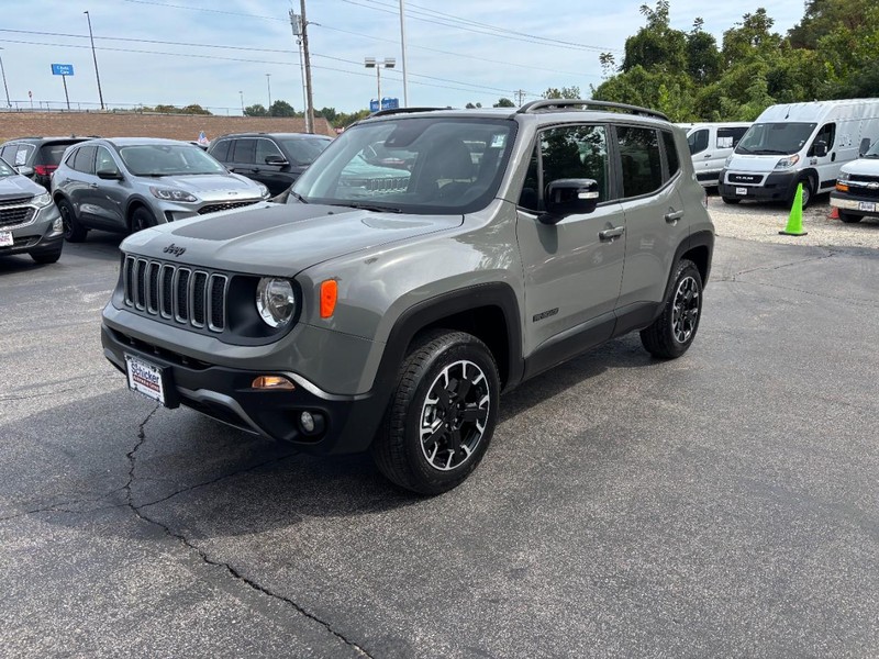 Jeep Renegade Vehicle Full-screen Gallery Image 05