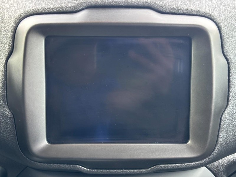 Jeep Renegade Vehicle Full-screen Gallery Image 10