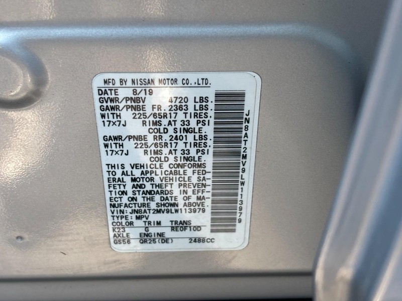 Nissan Rogue Vehicle Full-screen Gallery Image 24