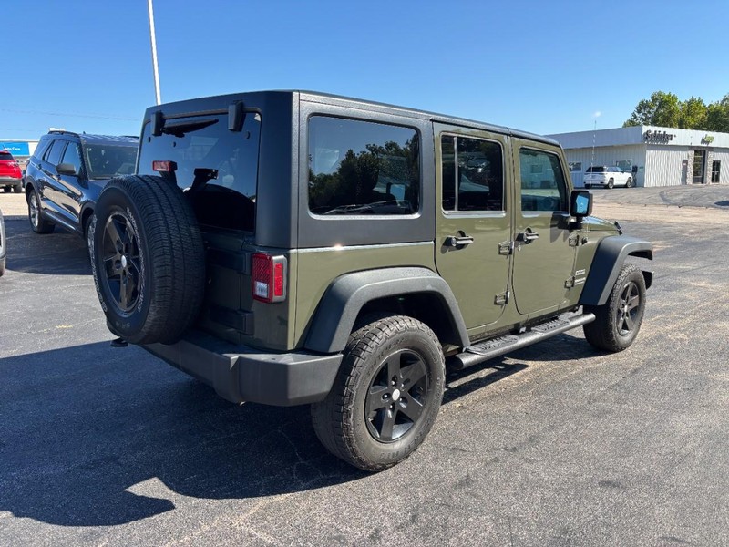 Jeep Wrangler Unlimited Vehicle Full-screen Gallery Image 03