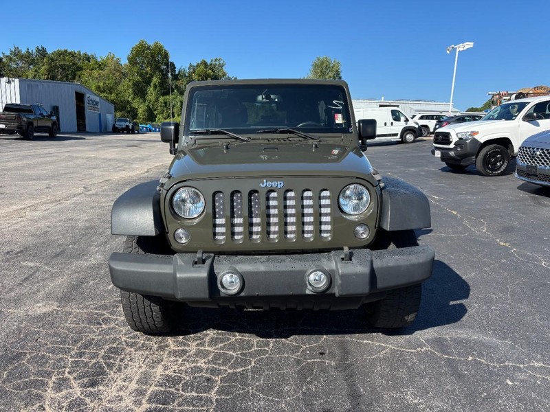 Jeep Wrangler Unlimited Vehicle Full-screen Gallery Image 09