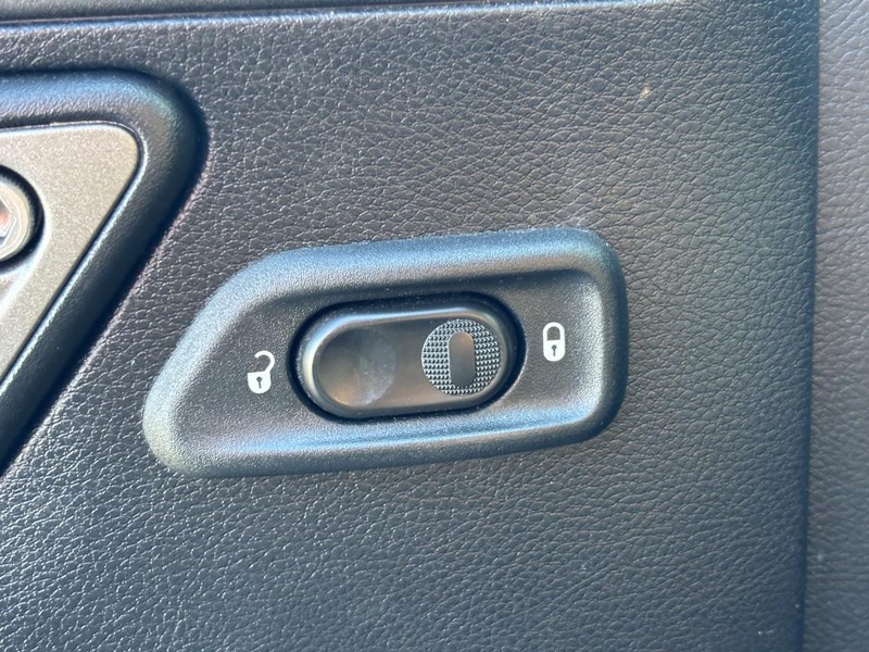 Jeep Wrangler Unlimited Vehicle Full-screen Gallery Image 21