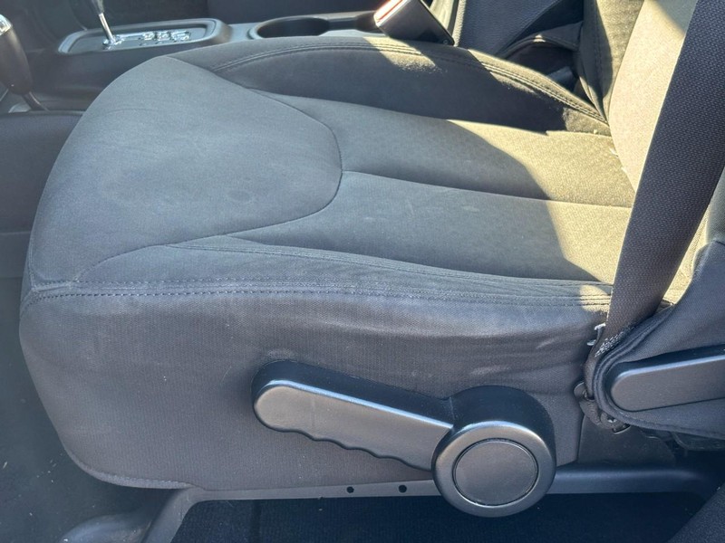 Jeep Wrangler Unlimited Vehicle Full-screen Gallery Image 22