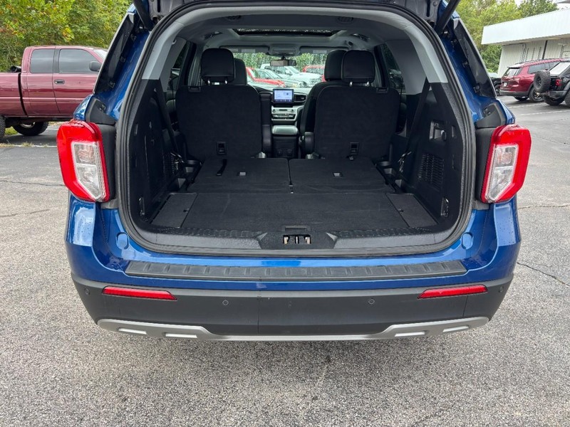 Ford Explorer Vehicle Full-screen Gallery Image 04