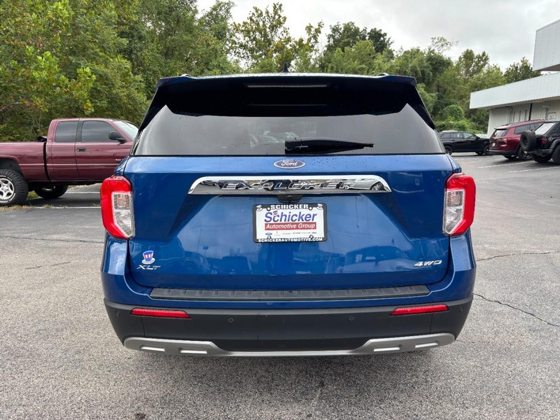 Ford Explorer Vehicle Full-screen Gallery Image 05