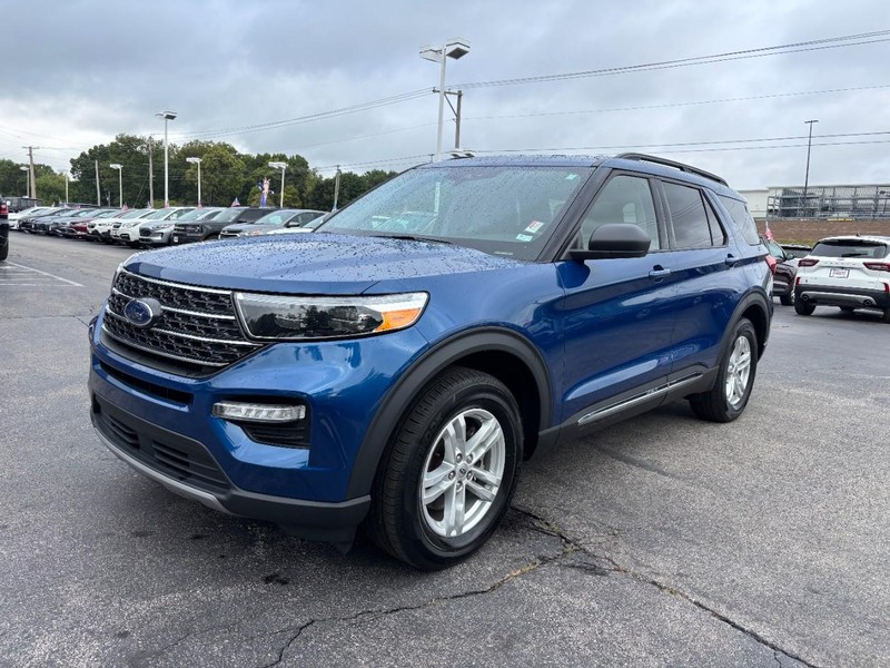 Ford Explorer Vehicle Full-screen Gallery Image 08