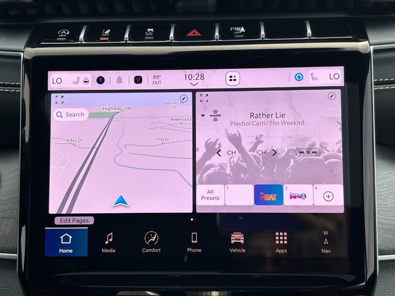 Jeep Grand Cherokee L Vehicle Full-screen Gallery Image 09