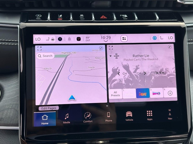 Jeep Grand Cherokee L Vehicle Full-screen Gallery Image 16