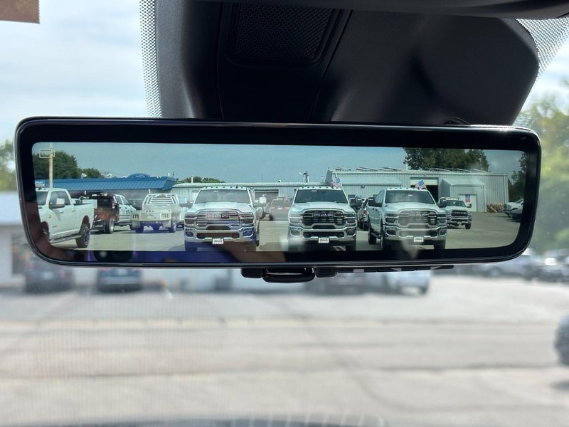 Jeep Grand Cherokee L Vehicle Full-screen Gallery Image 20