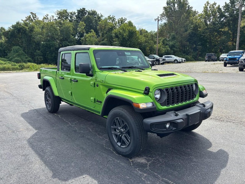 Jeep Gladiator Vehicle Full-screen Gallery Image 02