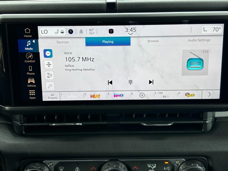 Jeep Gladiator Vehicle Full-screen Gallery Image 08