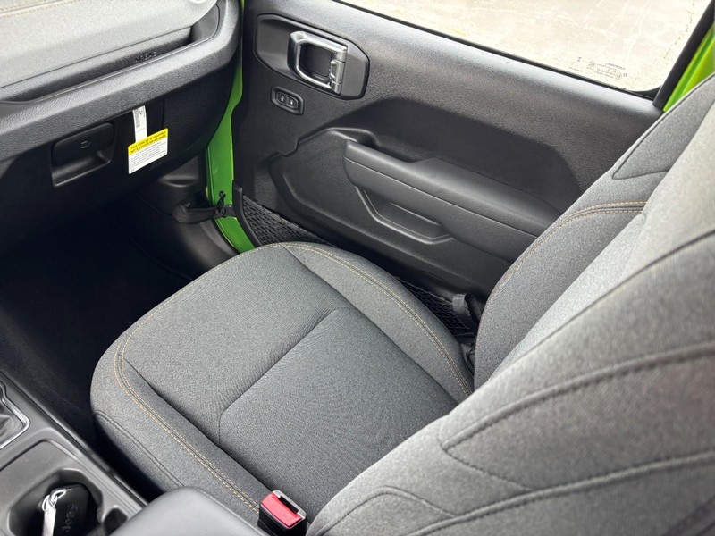 Jeep Gladiator Vehicle Full-screen Gallery Image 10